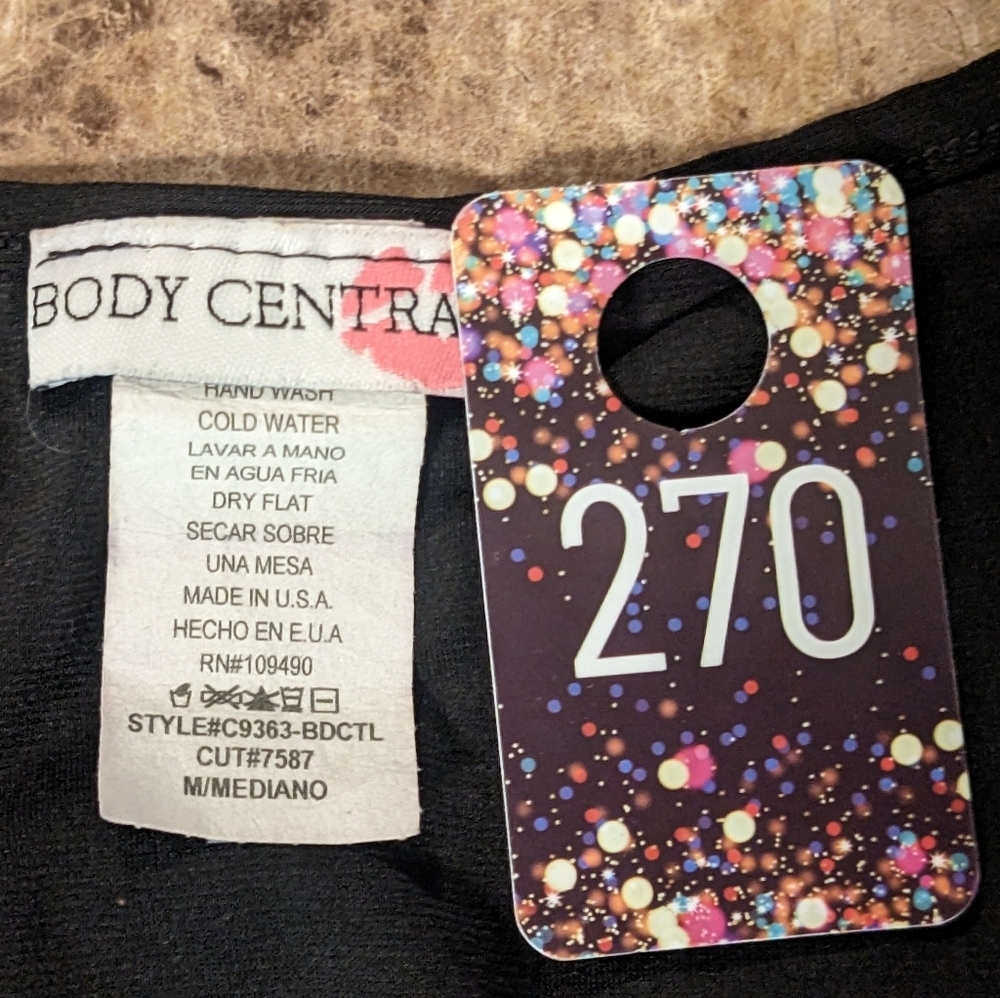 5/$25 Body Central Flower Dress - Picture 4 of 4